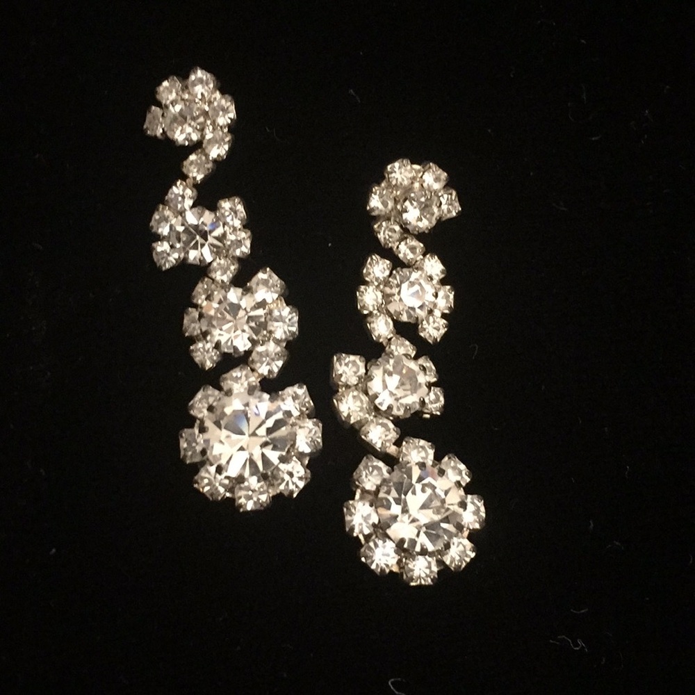 VINTAGE RHINESTONE EARRINGS
